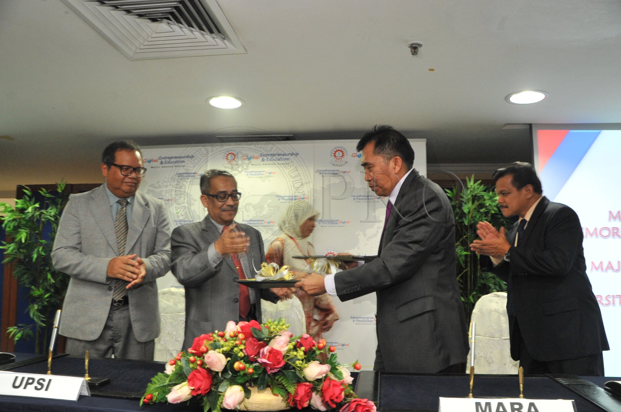 PRO 14 37 MARA PRO 4748